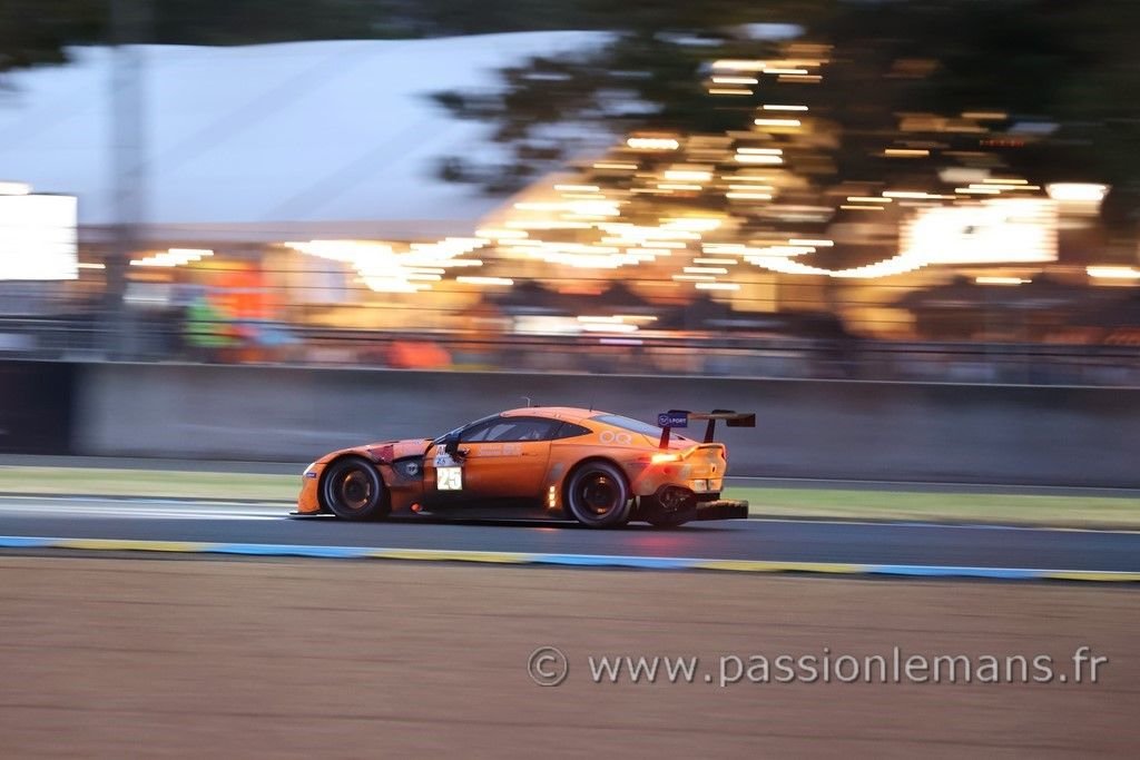 Aston Martin Vantage N°25